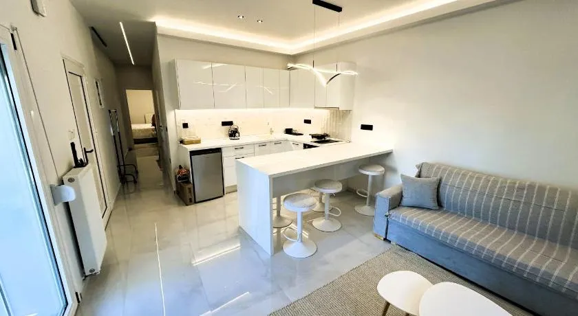 Ghini Venes 3 - Image 1