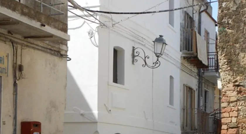 BORGO PETELIA, Casa Castiglione, Antica casa su due piani con scala esterna - Image 1