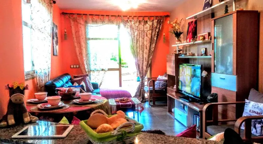 Deluxe garden flat near Terra-Mítica - Image 1