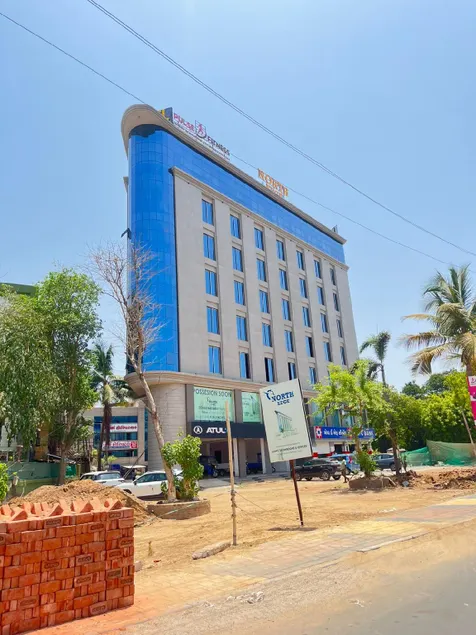 Hotel Sun Park Vadodara - Image 1