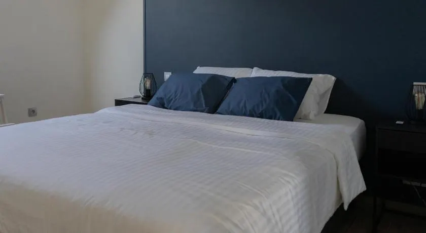 Au Petit Canteleu - Bed & Breakfast - Image 1