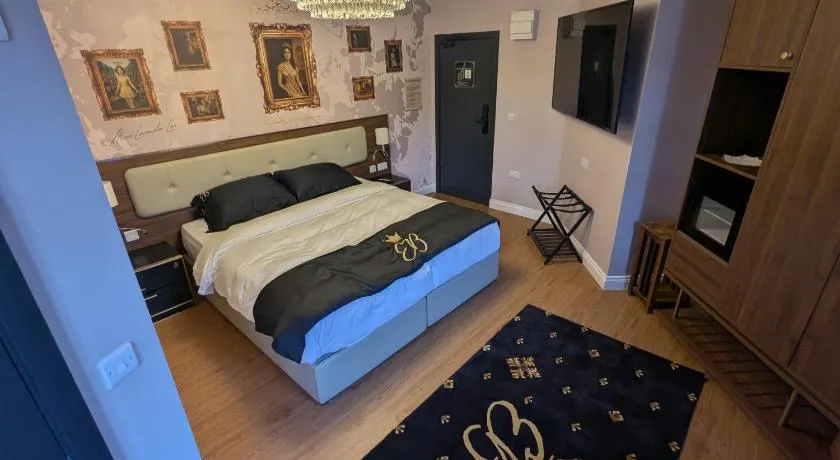 Empress Boutique Hotel Suites - Image 1