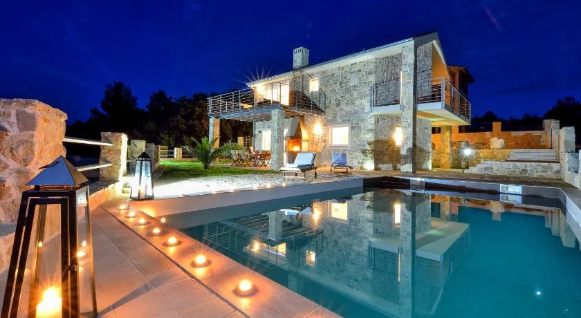 Amazing Villa Ele - Image 1