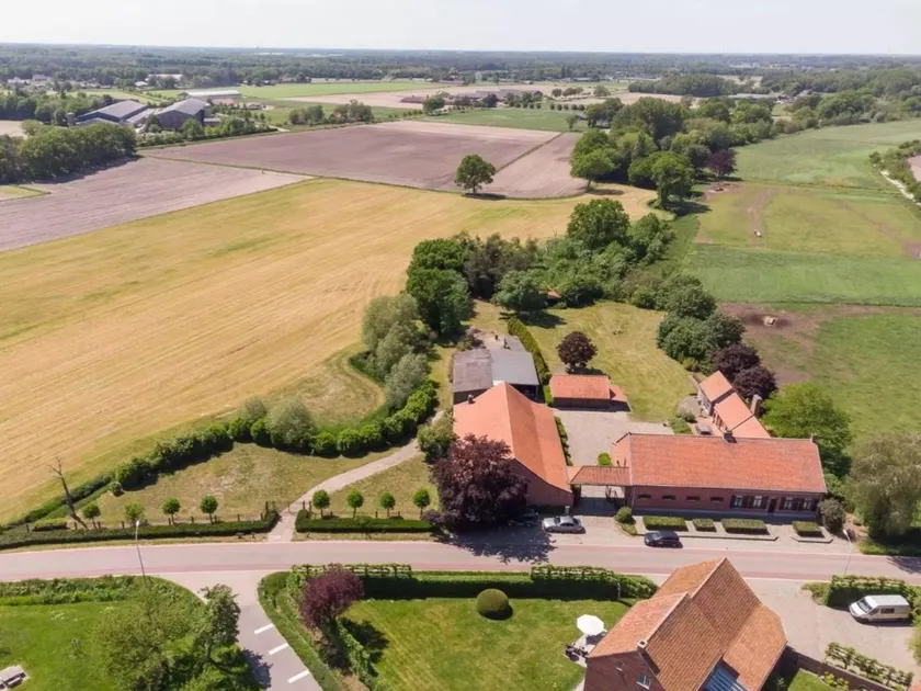 Beautiful holiday home in Merksplas with garden - Image 1