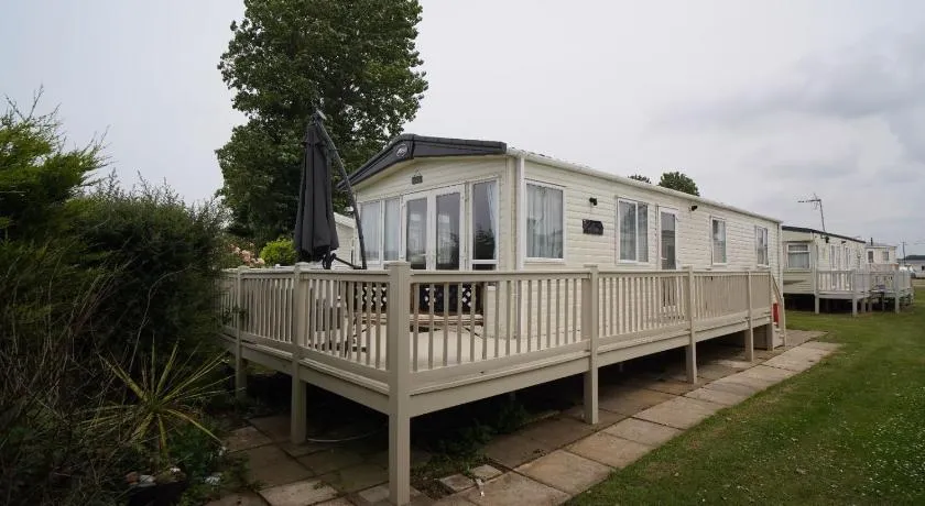 Stunning Heacham Sunset lodge pets go free linen included - Image 1