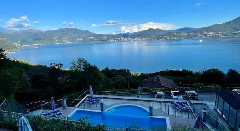 Lakeview Residence - Image 1