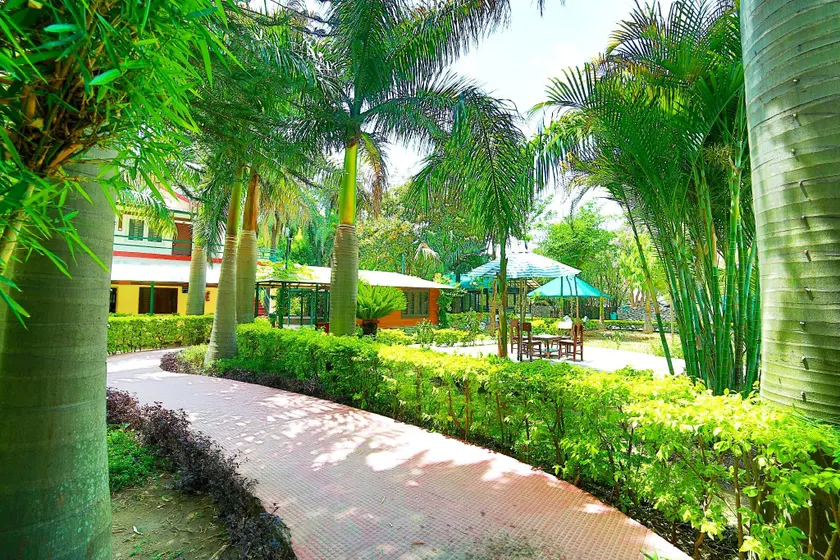 Hotel Samiralok - Boutique Garden Retreat - Image 1