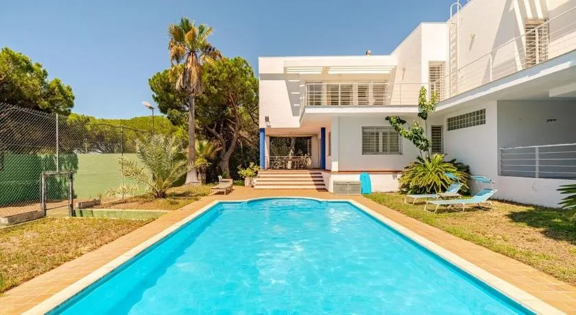 Piscina y pádel privados junto a Doñana - Image 1