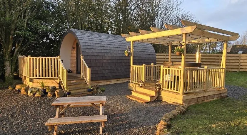 The Fells - Campsie Luxury Pods with hot tub - Image 1
