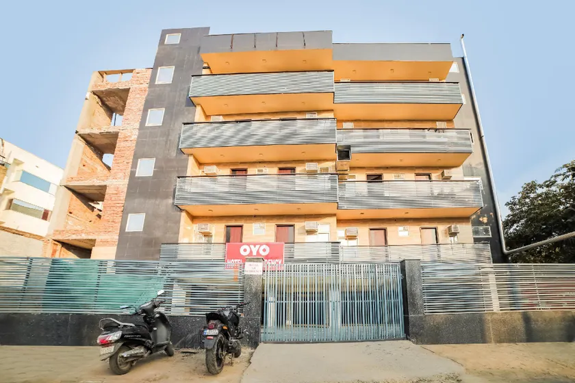 OYO 70879 A R Residency Model Town - Image 1