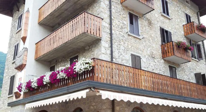 Hotel Carrara - Image 1