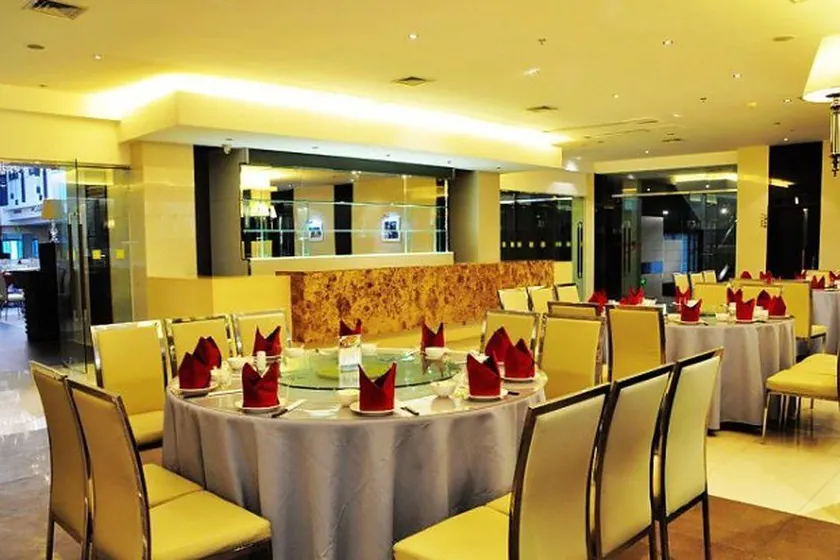 Xiuquanyingyue Hot Spring Garden Hotel - Image 1