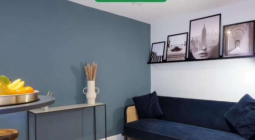 Boutique Apartment - City Centre - Free Parking, Fast Wifi and Smart TV by Yoko Property - Image 1