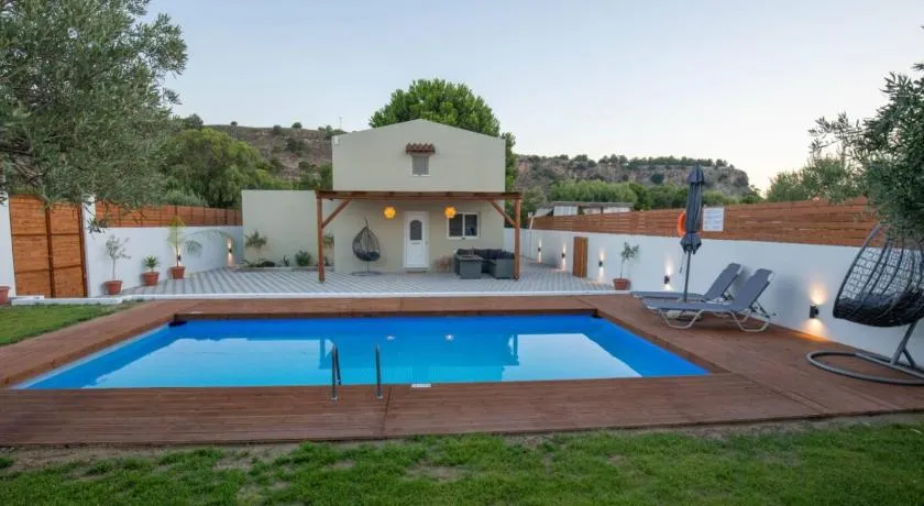 Garden Olive Luxury Villa - Image 1