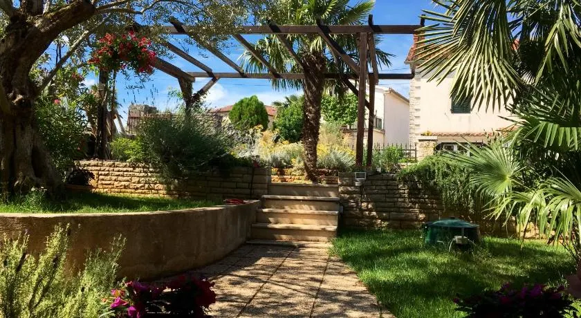 Juli's Place - Image 1