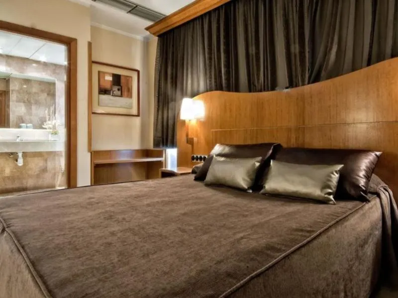 Hotel Aristol - Sagrada Familia - Image 1