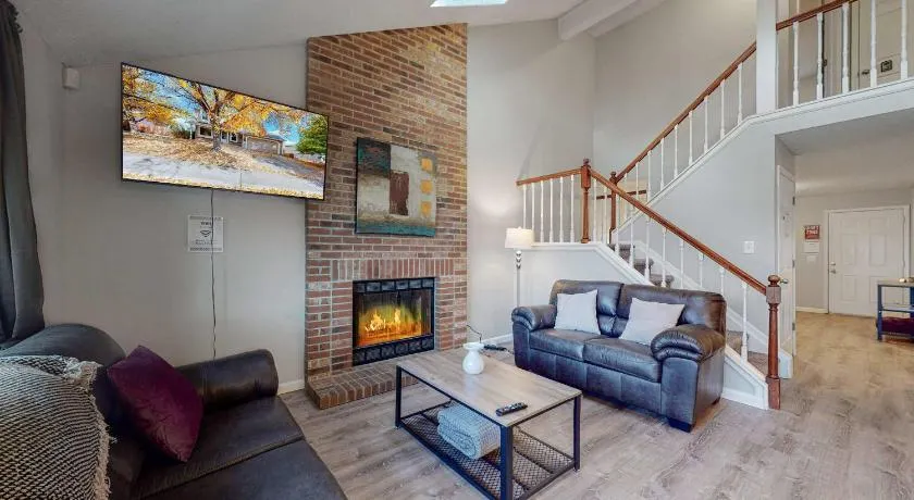 Comfortable Family Friendly Home on Quincy Reservoir - Image 1