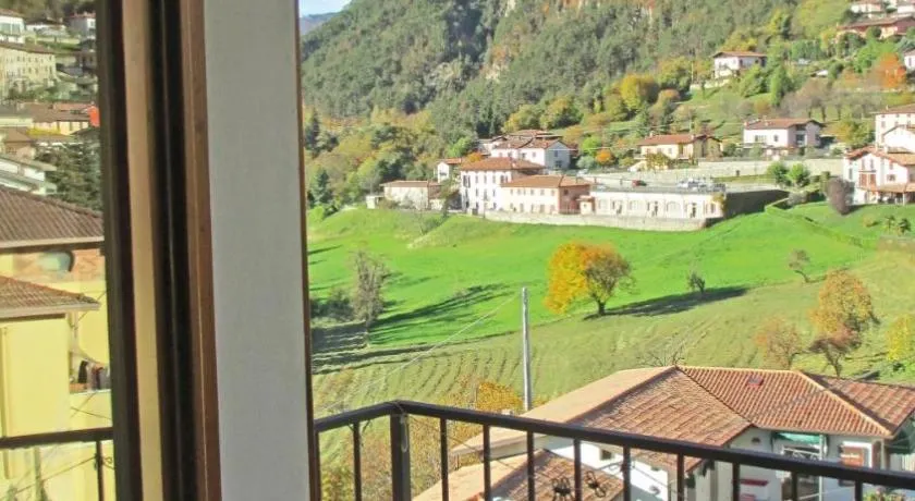 Attico Florian Vesio by Gardadomusmea - Image 1