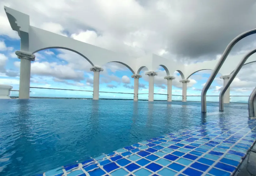 Buta’s House- Infinite Pool ( Including) - Image 1