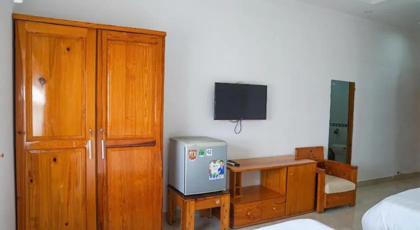 Lotus Hotel & Café - Image 1