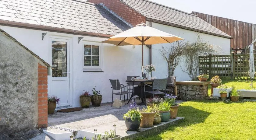 Roseland Cottage - Image 1