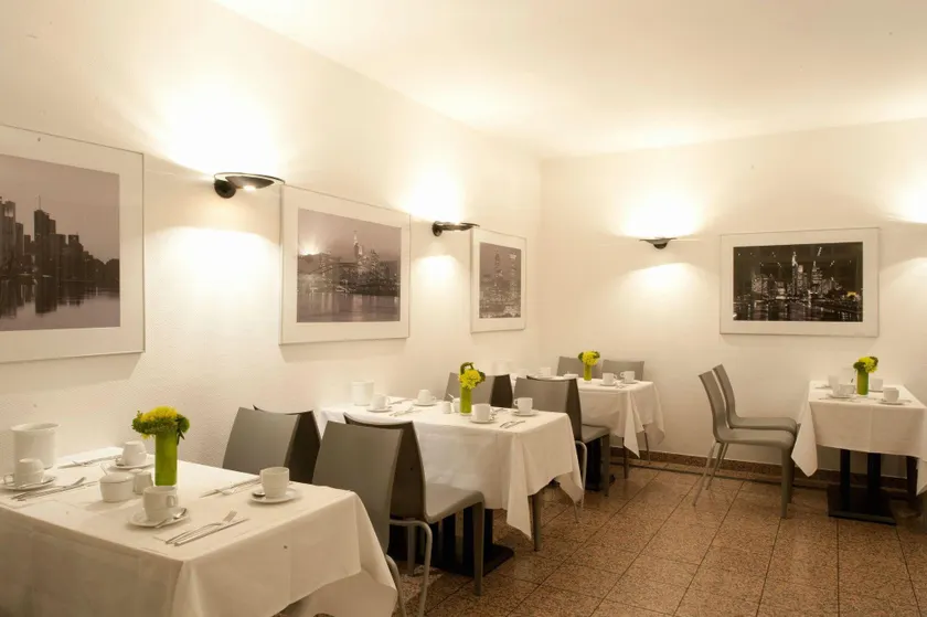 Hotel Topas Frankfurt City Centre - Digital Check-In - Image 1