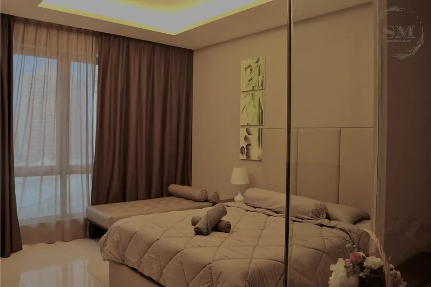 Luxurious in Heart of City - Image 1