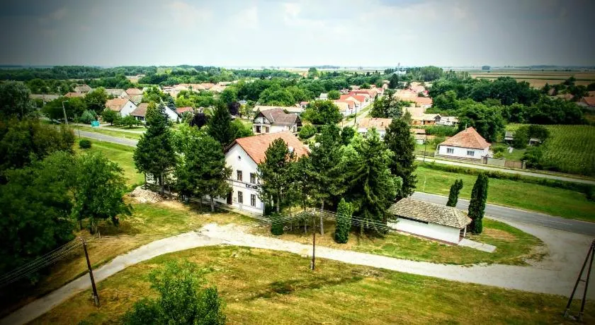 Locomotiv Vendégház - Image 1
