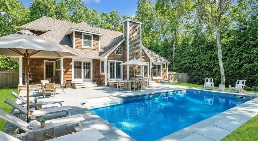 Villa Montauk Mist - Image 1