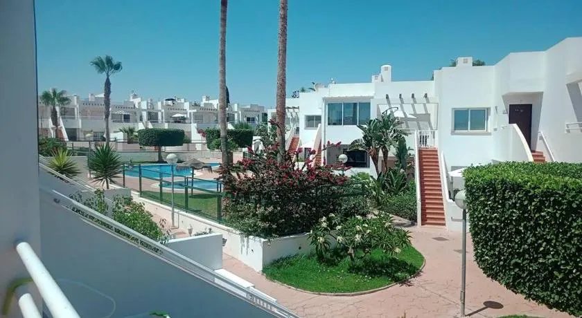 Precioso apartamento con piscina y garage - Image 1
