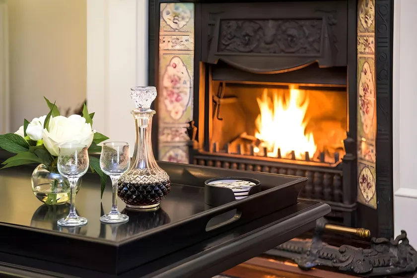 Romantic Keepers Cottage -Spa and Gorgeous Garden - Image 1