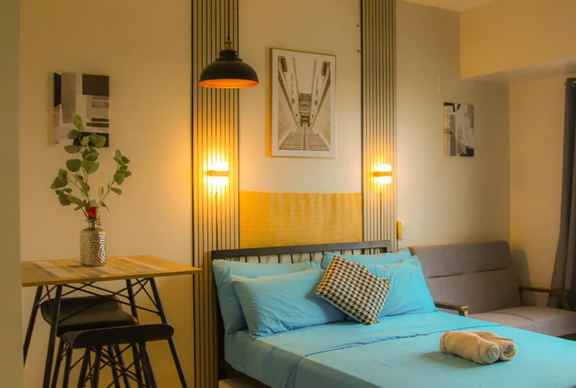 Casa - Vibrant City Center Studio Near Ayala Mall - Image 1