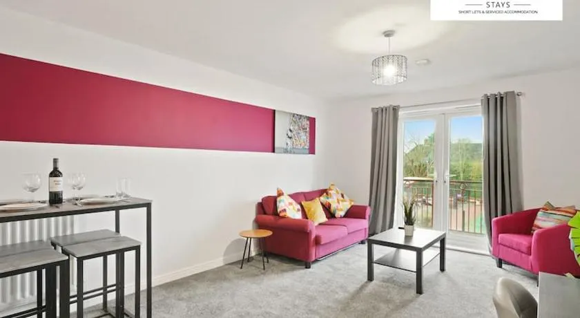 Beautiful 2 Bedroom Seviced Apt in Aylesbury By Sambridge Stays Short Lets & Serviced Accommodation - Image 1