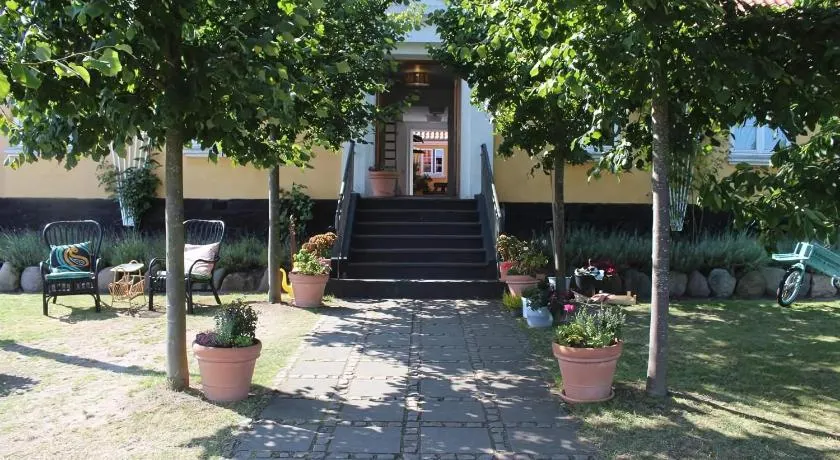 Femmasteren Hotel & Hostel - Image 1
