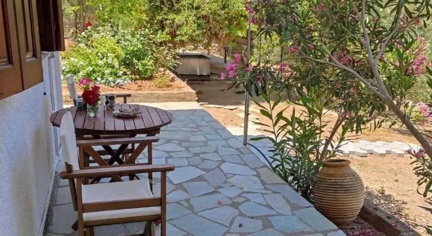 Ioanna's sweet & cozy apartment with sea view - Image 1
