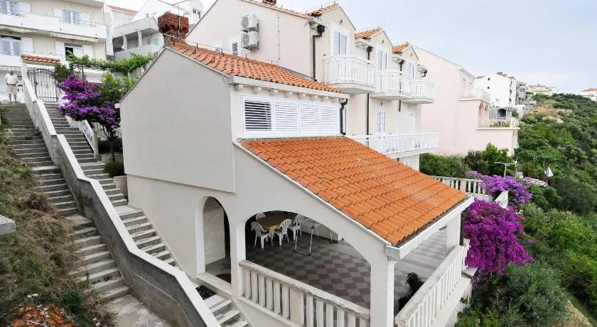 Apartments Bugenvila - Image 1