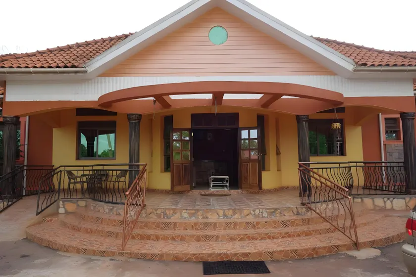 Impala Suites Hotel - Image 1