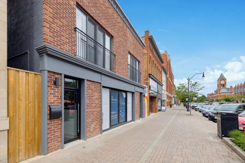 Downtown Collingwood Condos - Image 1