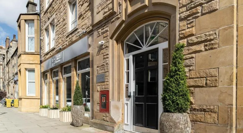 PREMIER SUITES Edinburgh Fountain Court - Image 1