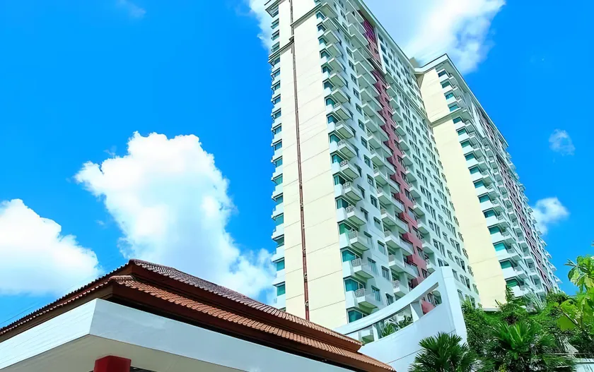 Solo Paragon Hotel & Residence - Image 1
