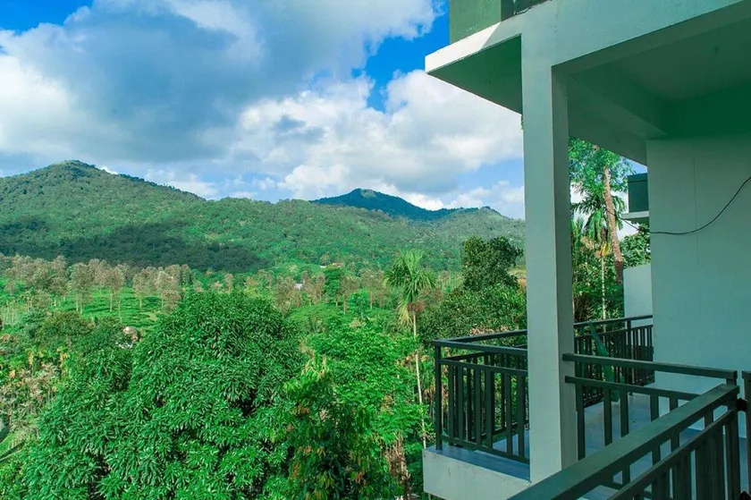 Green Peace Holiday Home - Image 1