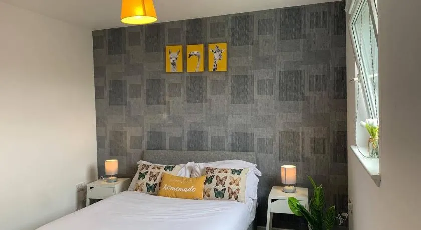 Modern 2 bedroom flat with free parking in Cambuslang, Glasgow - Image 1