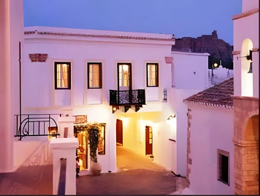 Nostos Guesthouse - Image 1