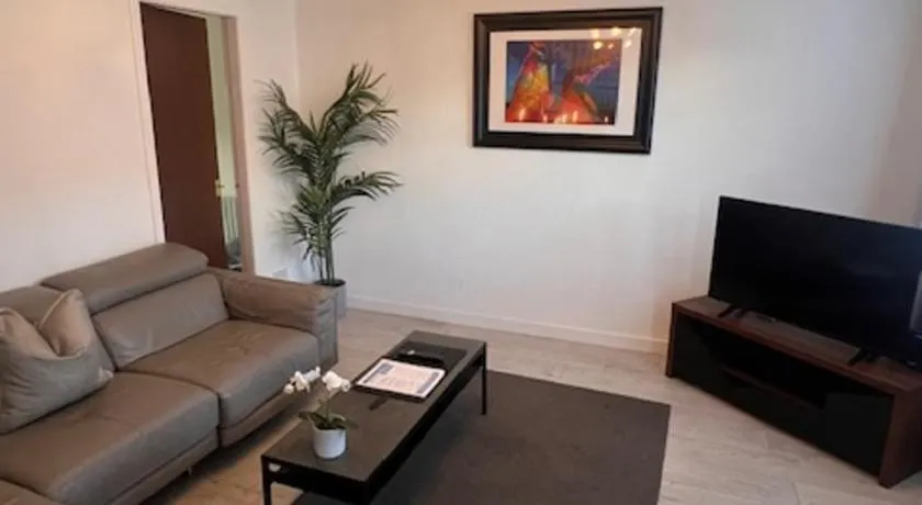 Kelpies Serviced Apartments- Russell - Image 1