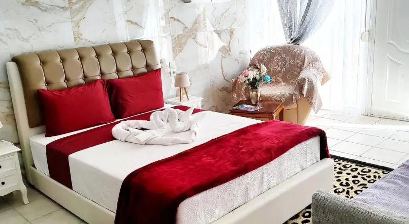 Sweet Home Suite - Image 1
