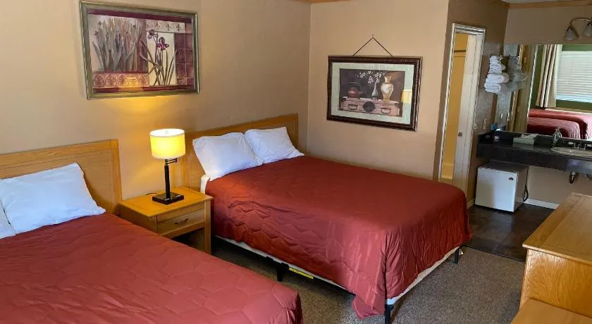 Whitney Portal Hotel And Hostel - Image 1