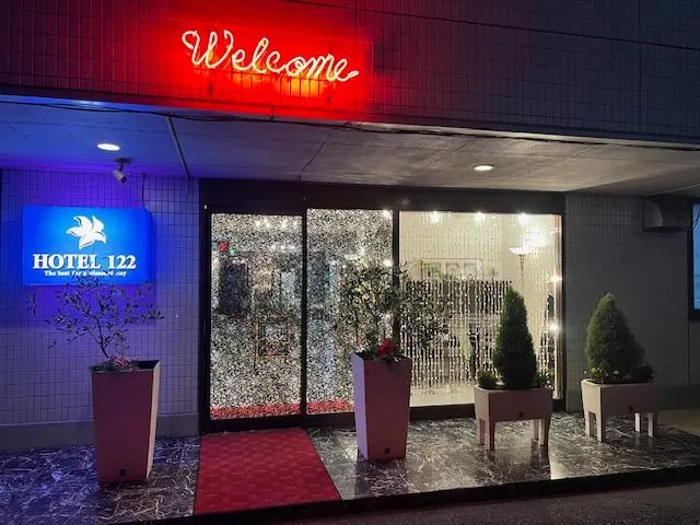 HOTEL122 - Image 1