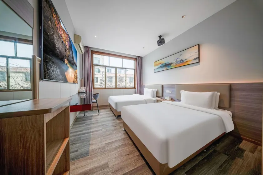 Jinhua Wuyi Huashuo Hotel (Wuyi High-speed Railway Station Branch) - Image 1