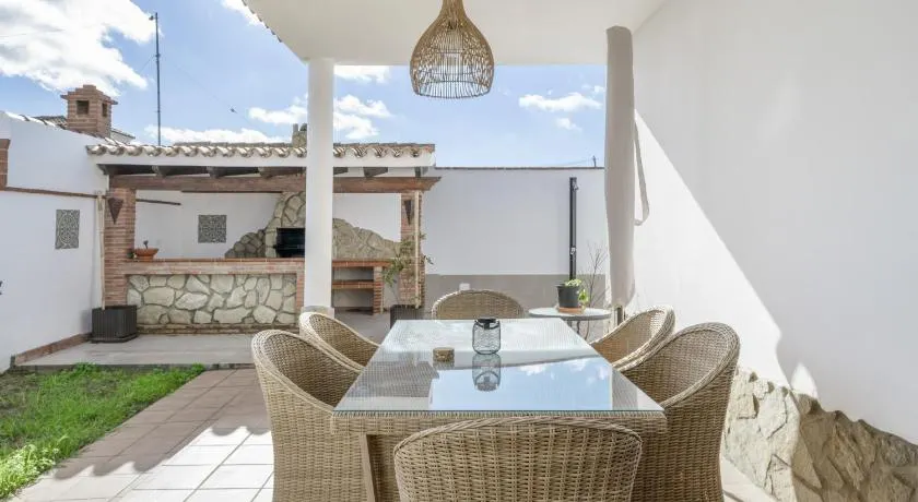 Casa Villa - Image 1