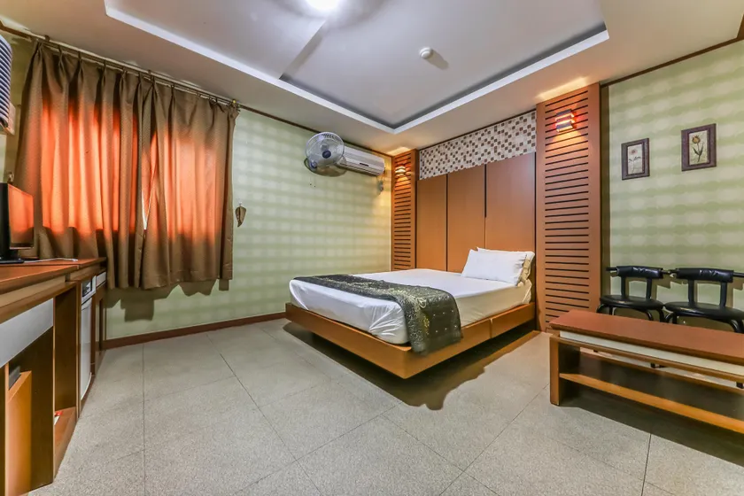 Daejeon Yucheon Full House - Image 1